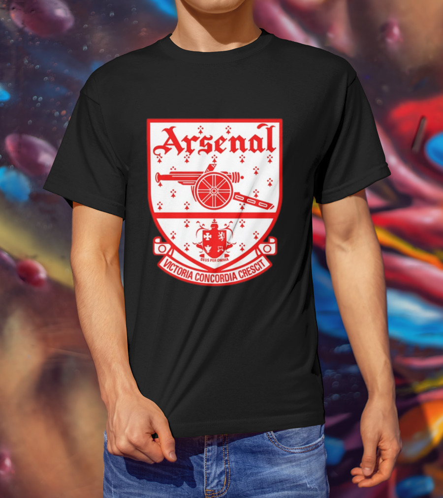 Arsenal FC Crest Deus Per Omnia Victoria Concordia Crescit T-Shirt