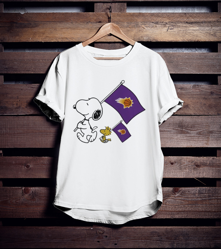 Phoenix Suns Snoopy Woodstock Holding Basketball Flag T-Shirt