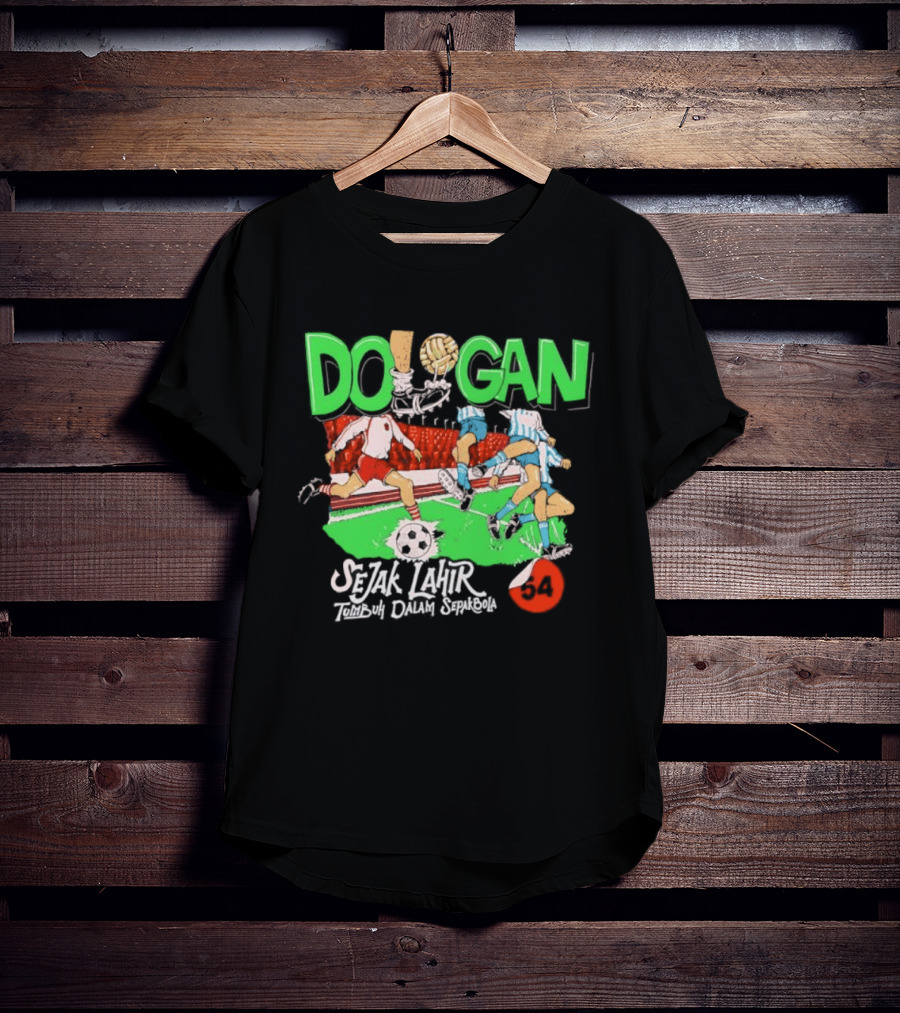 Dologan FC Sejak Lahir Tumbuh Dalam Sepakbola Retro Football Players And Field T-Shirt