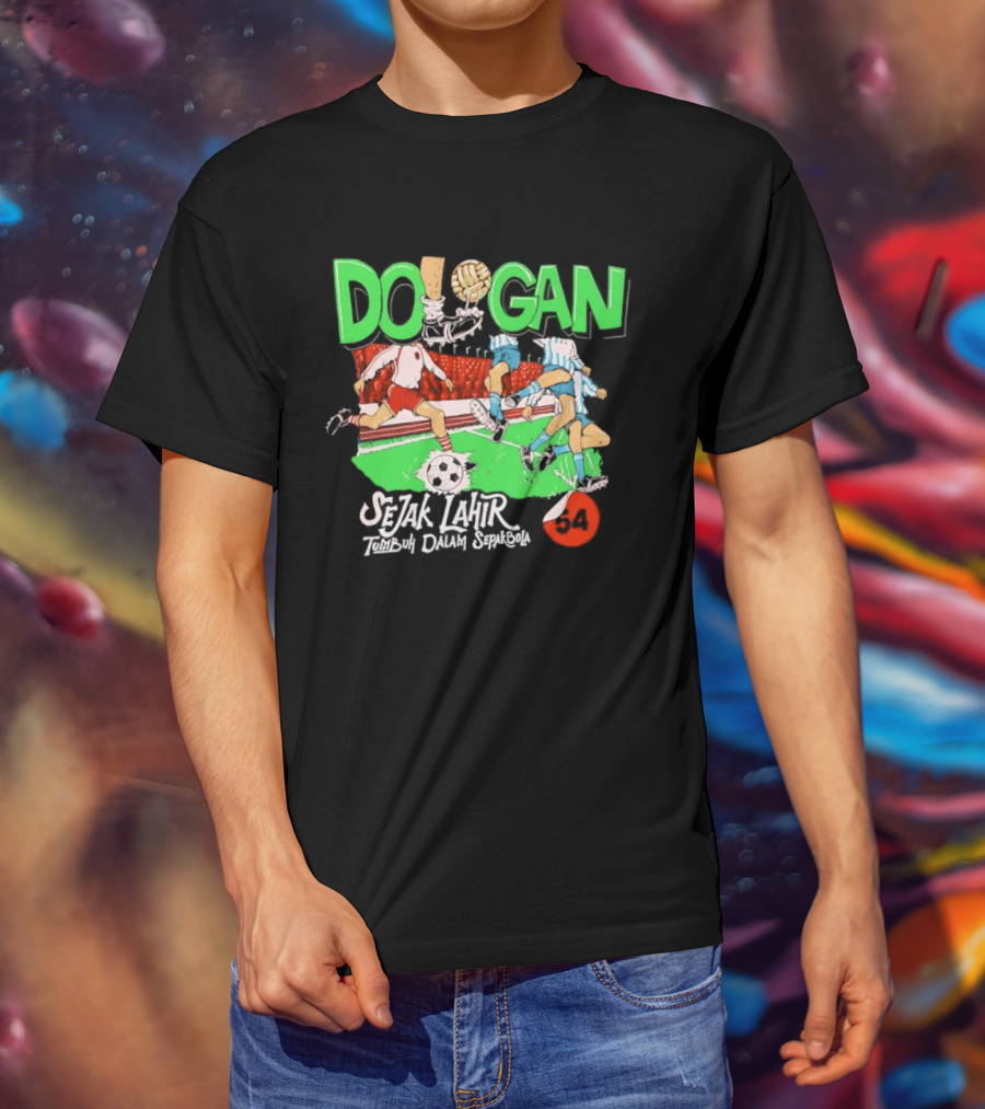 Dologan FC Sejak Lahir Tumbuh Dalam Sepakbola Retro Football Players And Field T-Shirt