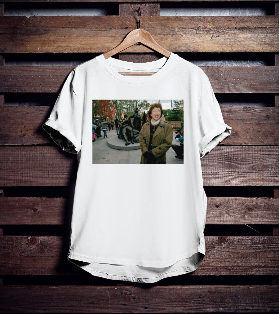 Diane Carlson Evans Vietnam Women's Memorial Campaign Leader Dies At 79 T-Shirt