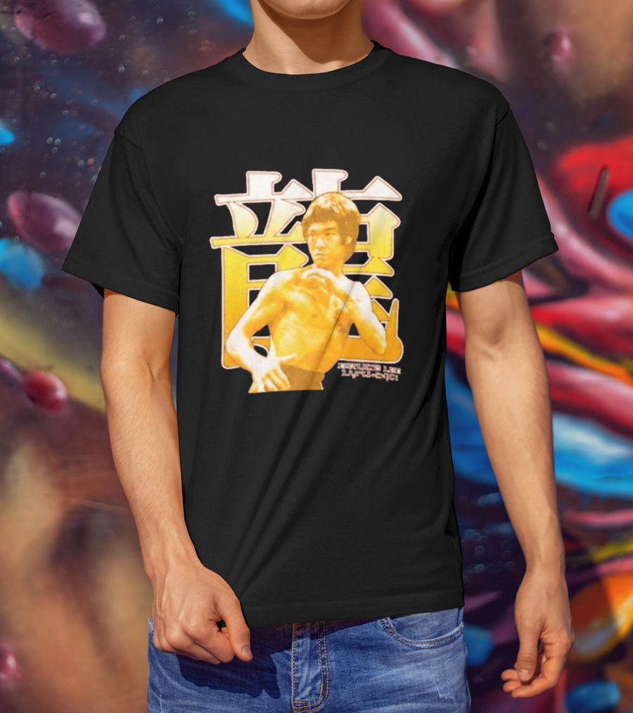 Bruce Lee Iconic Martial Arts Pose Chinese Characters T-Shirt