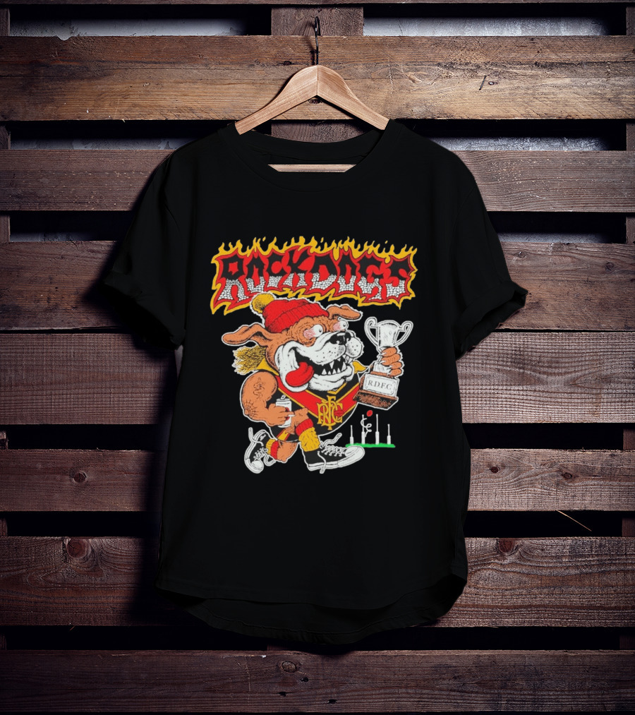 ROCKDOGS Bulldog RDFC Trophy Holder In Beanie And Sneakers T-Shirt
