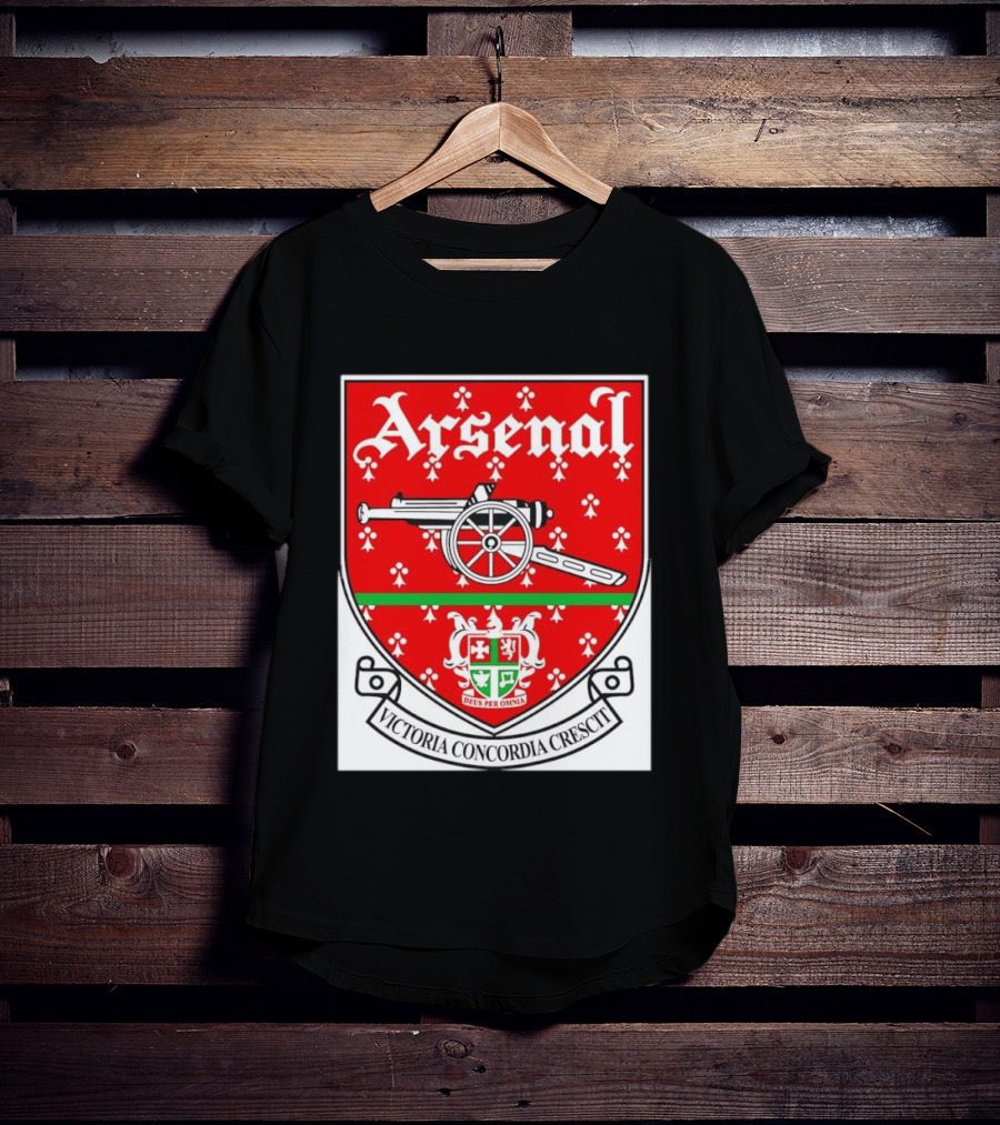 Arsenal FC Victoria Concordia Crescit Deus Per Omnia Crest Featuring Classic Cannon And Shield T-Shirt