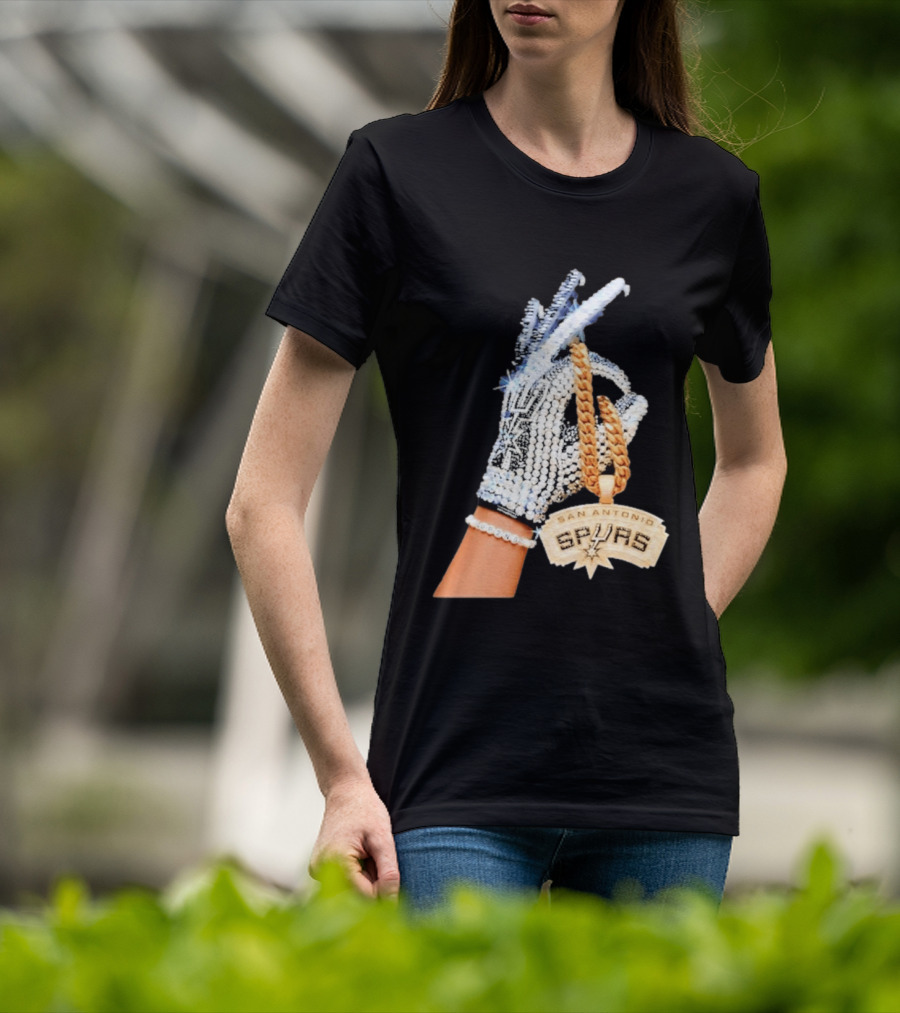 San Antonio Spurs Diamond Gold Glove And Pendant T-Shirt