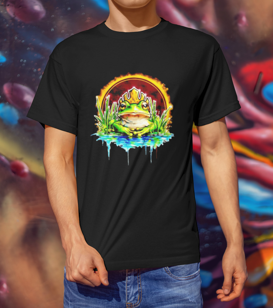 Frog King Crown Pond Nature Amphibian Wildlife Majestic Regal Water Scene T-Shirt