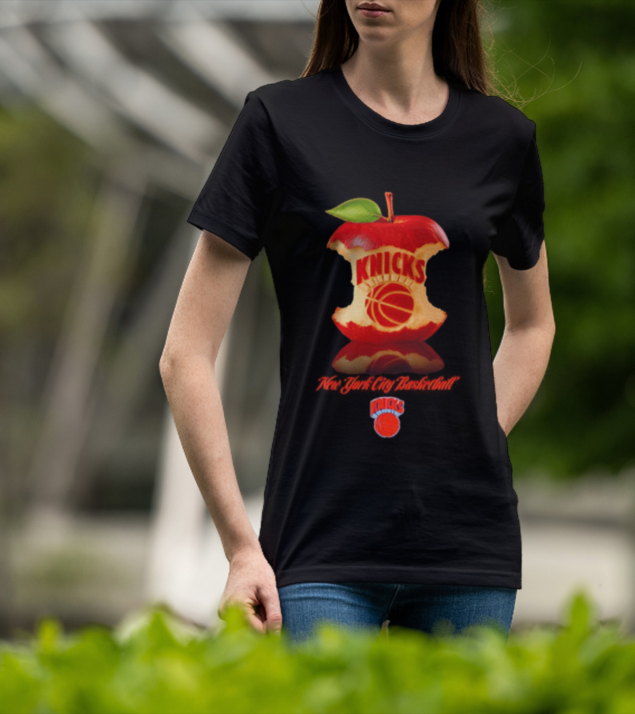 Knicks New York City Basketball Court Apple T-Shirt