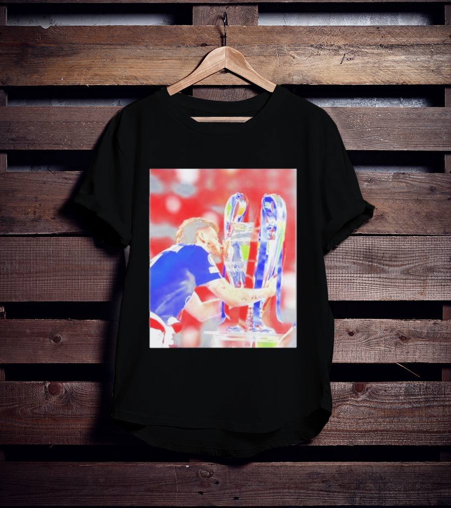 Khvicha Kvaratskhelia PSG UEFA Champions League Trophy Celebration T-Shirt