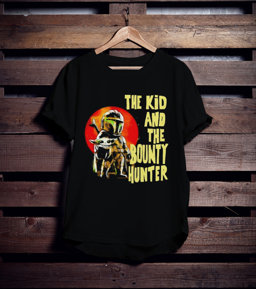 The Kid And The Bounty Hunter Grogu Din Djarin Star Wars Mandalorian Red Circle T-Shirt