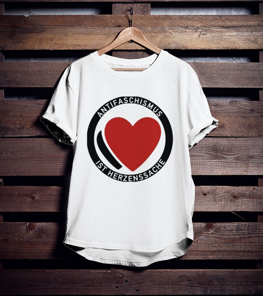 Antifaschismus Ist Herzenssache Symbol Rotes Herz Antifa T-Shirt