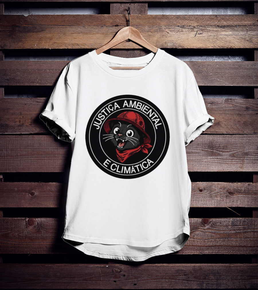 Justiça Ambiental E Climática Black Cat In Red Helmet And Bandana T-Shirt