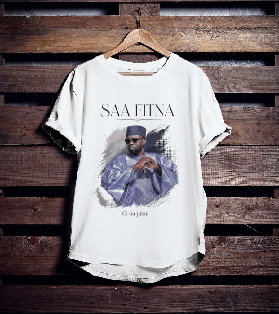 Saa Fitna Ci Nu Jubul Senegal Politics Blue Robe Man T-Shirt