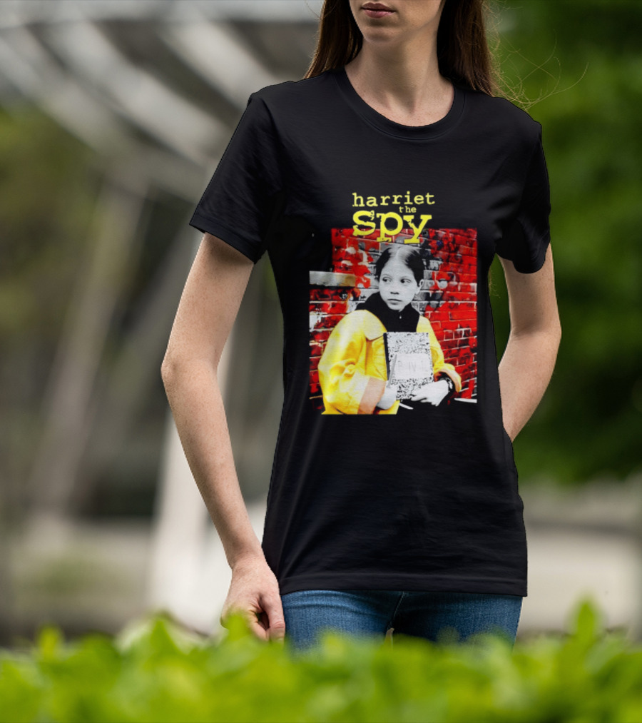 Harriet The Spy Michelle Trachtenberg Classic Yellow Raincoat Notepad T-Shirt