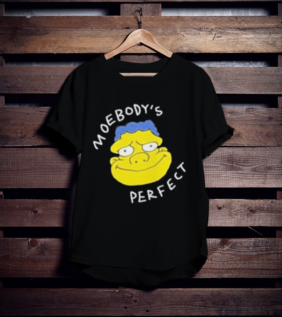 Moebody's Perfect Yellow Cartoon Face With Blue Hair Smirk T-Shirt