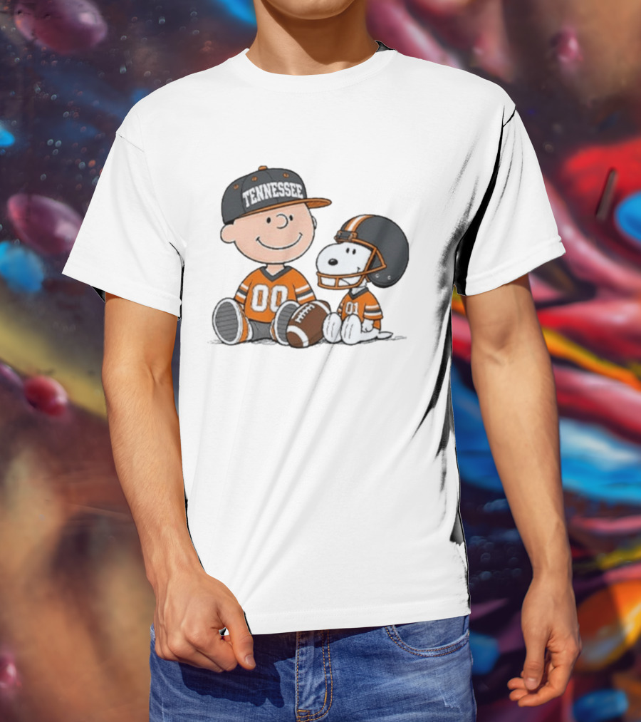 Tennessee Football Charlie Brown Snoopy Peanuts 00 01 T-Shirt