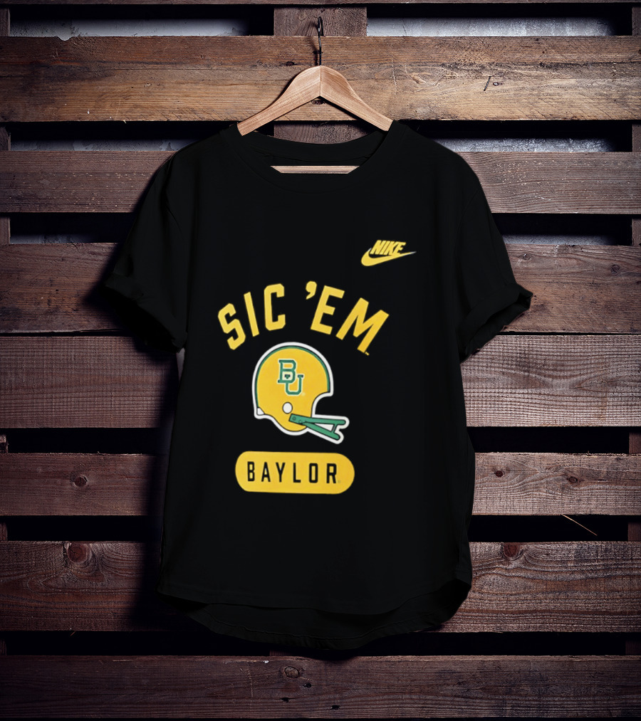 Nike Sic 'Em Baylor Football Helmet BU T-Shirt