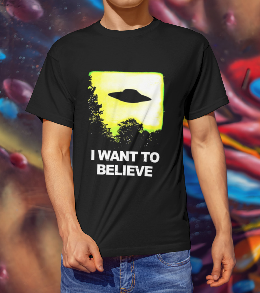 Alien I Want To Believe UFO Silhouette Paranormal Activity The Truth Is Out There T-Shirt