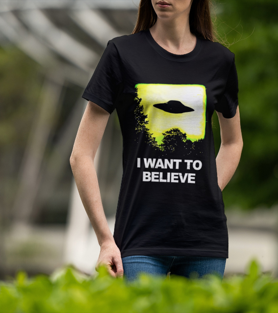 Alien I Want To Believe UFO Silhouette Paranormal Activity The Truth Is Out There T-Shirt