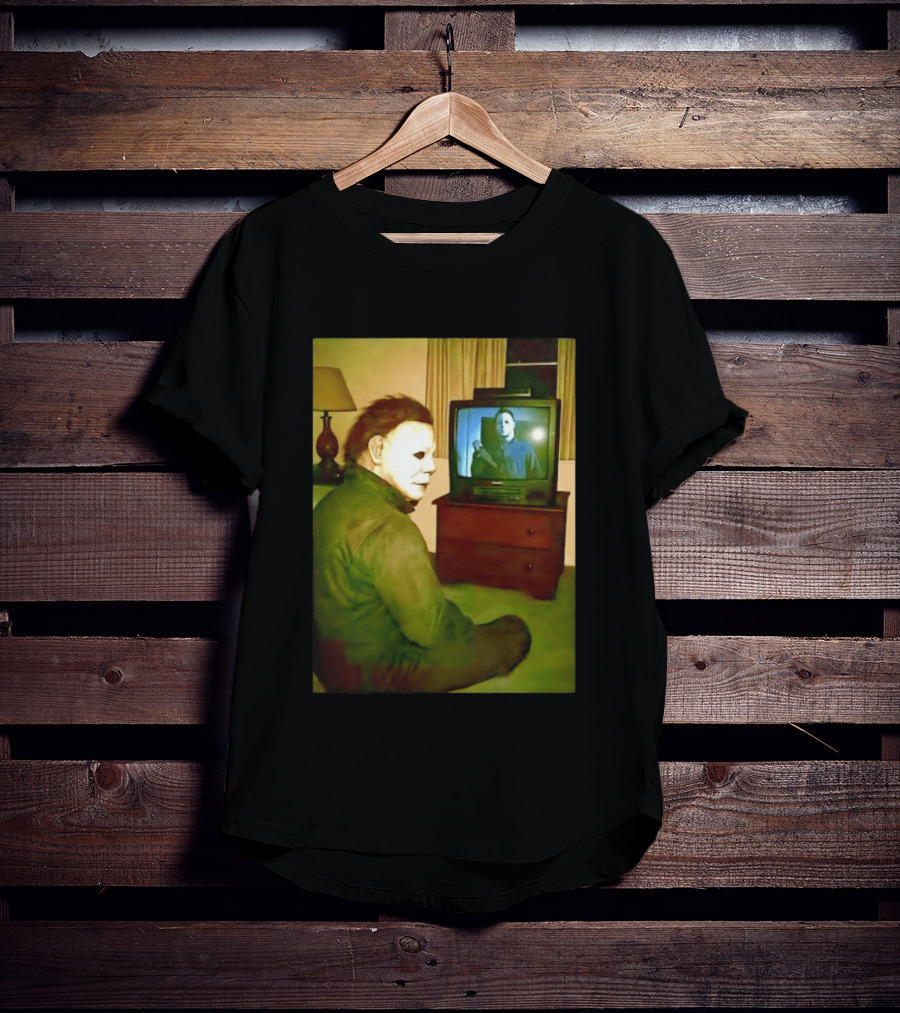 Michael Myers Ing Himself On TV Halloween Scene T-Shirt