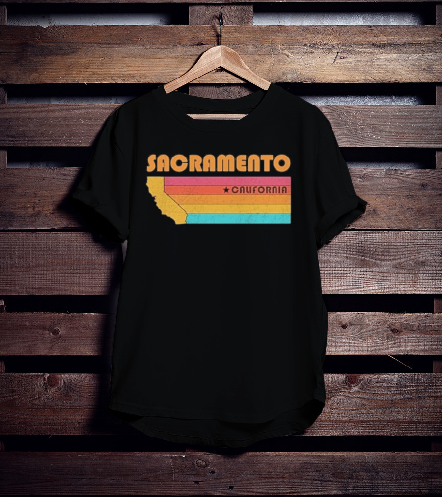 Sacramento California Retro Map Souvenir T-Shirt