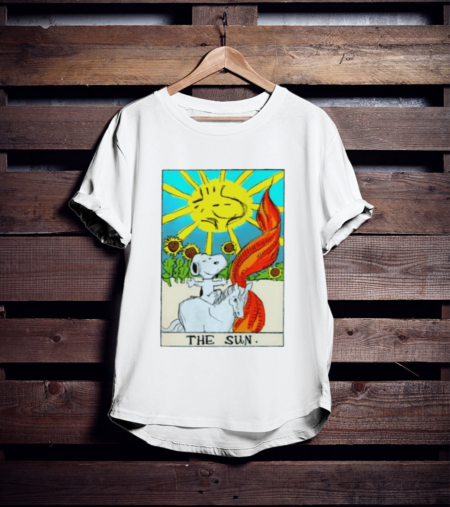 Snoopy The Sun Tarot Card Peanuts Charlie Brown Tarot T-Shirt