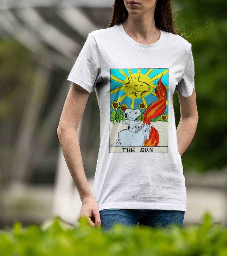 Snoopy The Sun Tarot Card Peanuts Charlie Brown Tarot T-Shirt
