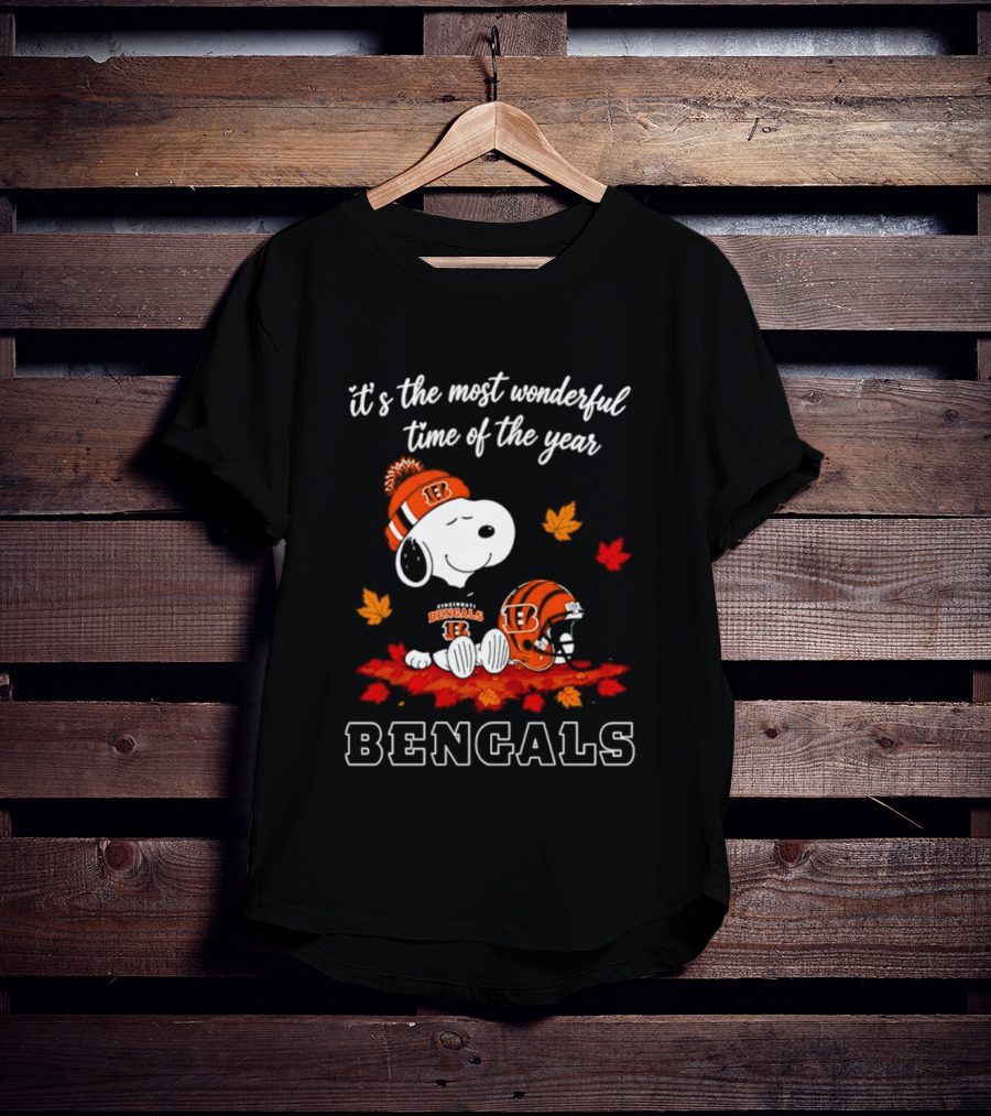 Cincinnati Bengals Snoopy Fall Halloween 2026 It's The Most Wonderful Time Of The Year T-Shirt
