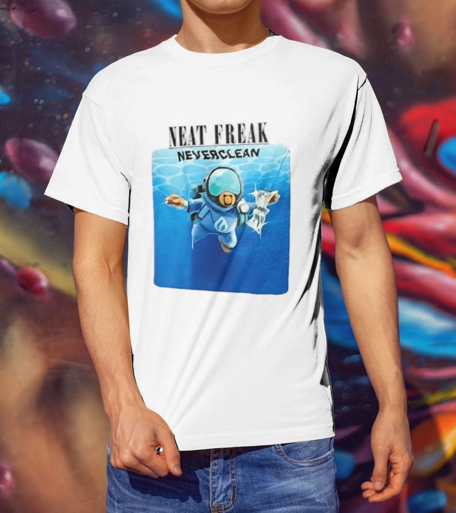 Neat Freak Neverclean Diver Catching Litter T-Shirt