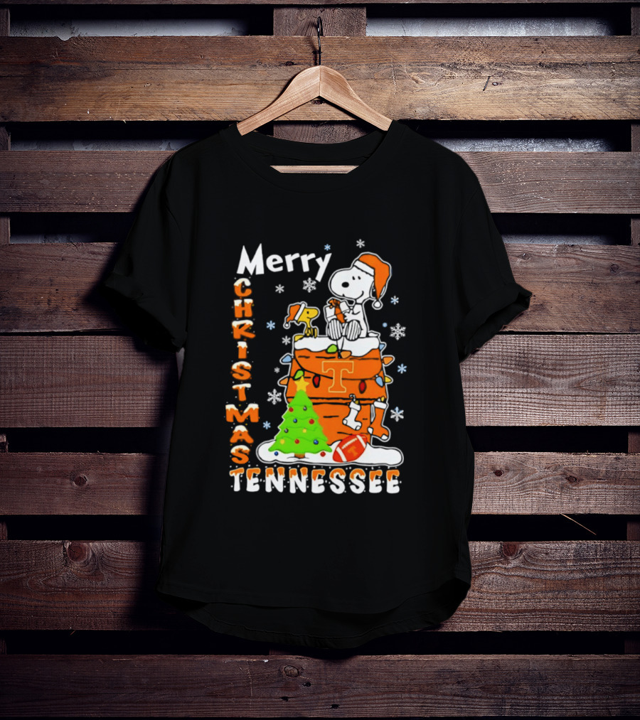 Snoopy Woodstock Christmas 2026 Tennessee Volunteers Football Santa Hat T-Shirt