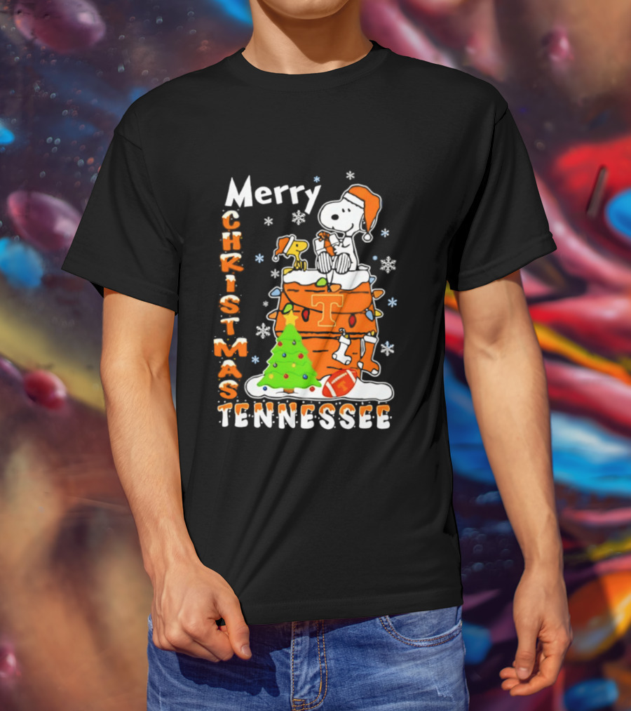 Snoopy Woodstock Christmas 2026 Tennessee Volunteers Football Santa Hat T-Shirt