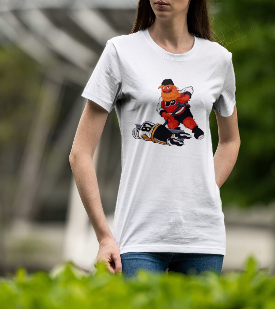 Philadelphia Flyers Gritty Shovelin' Cartoon With Hockey Rivalry Scene T-Shirt