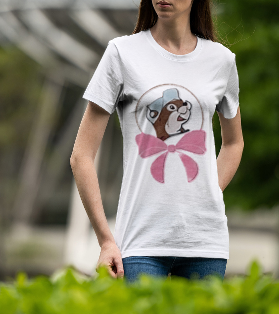 Buc Ee's Beaver With Pink Bow Icon In Circle T-Shirt
