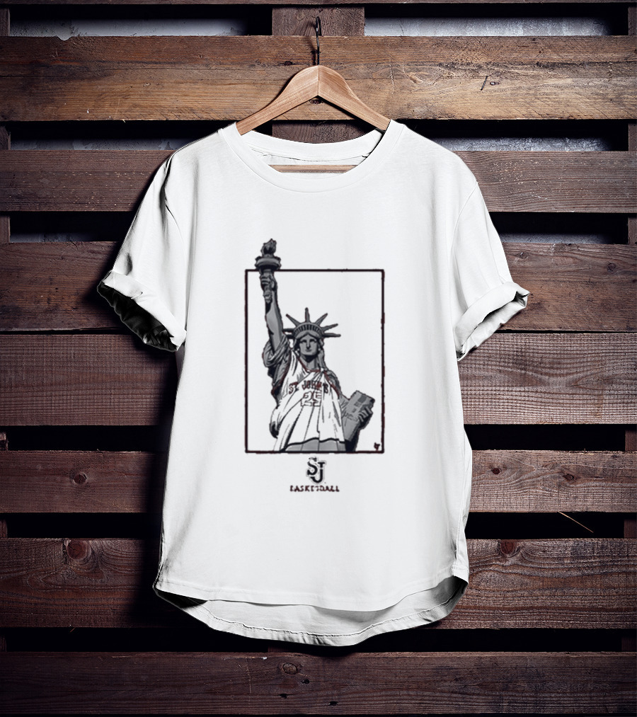 St John's Basketball New York's Team Statue Of Liberty SI Image T-Shirt