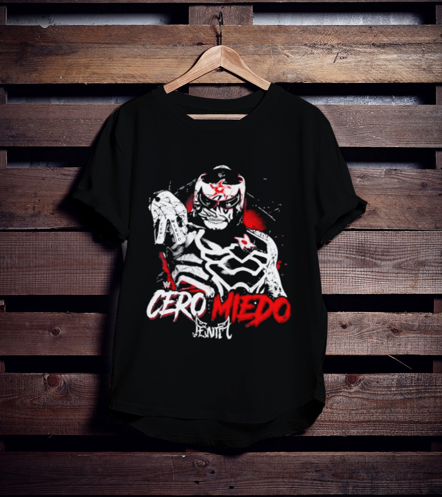 Cero Miedo Penta Hand Sign WWE Photo T-Shirt