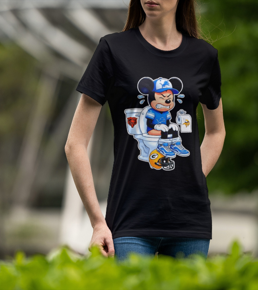 Detroit Lions Mickey Toilet Beating Bears Vikings Packers Football T-Shirt