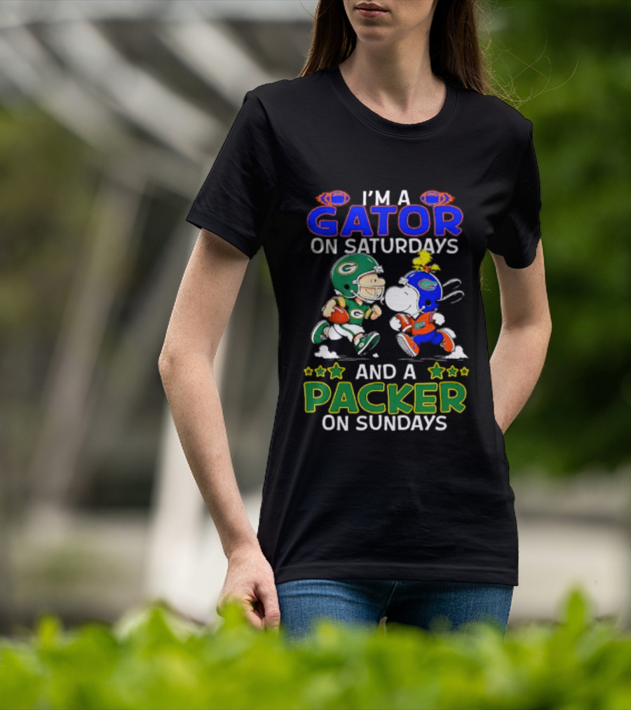 I'm A Gator On Saturdays And A Packer On Sundays Peanuts Football Charlie Brown Snoopy T-Shirt