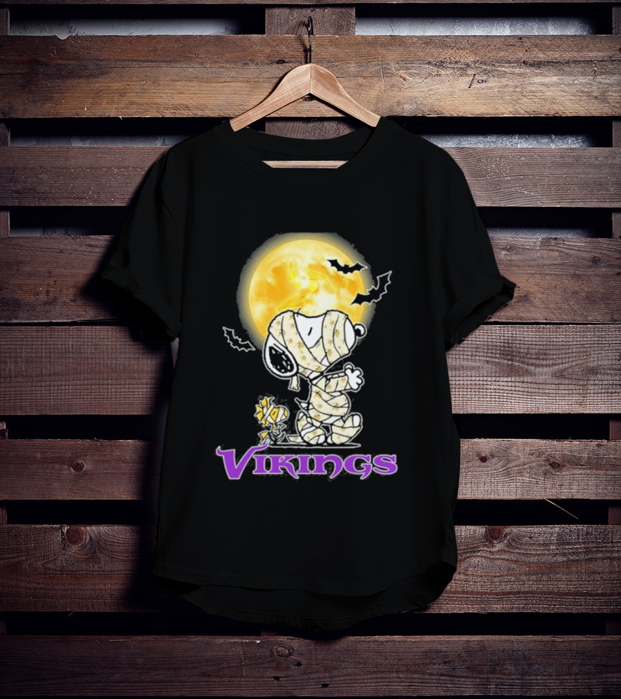 Minnesota Vikings Snoopy Halloween Moon 2026 Holiday T-Shirt