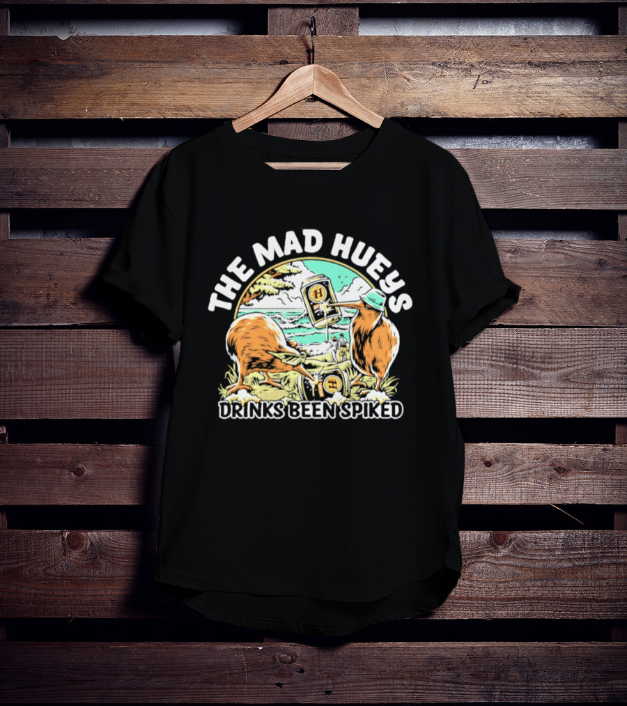 The Mad Hueys Drinks Been Spiked Kiwi Bird Surfing Beach Scene T-Shirt
