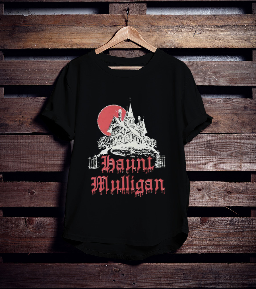 Hot Mulligan Haunted House Halloween Castle 2026 T-Shirt