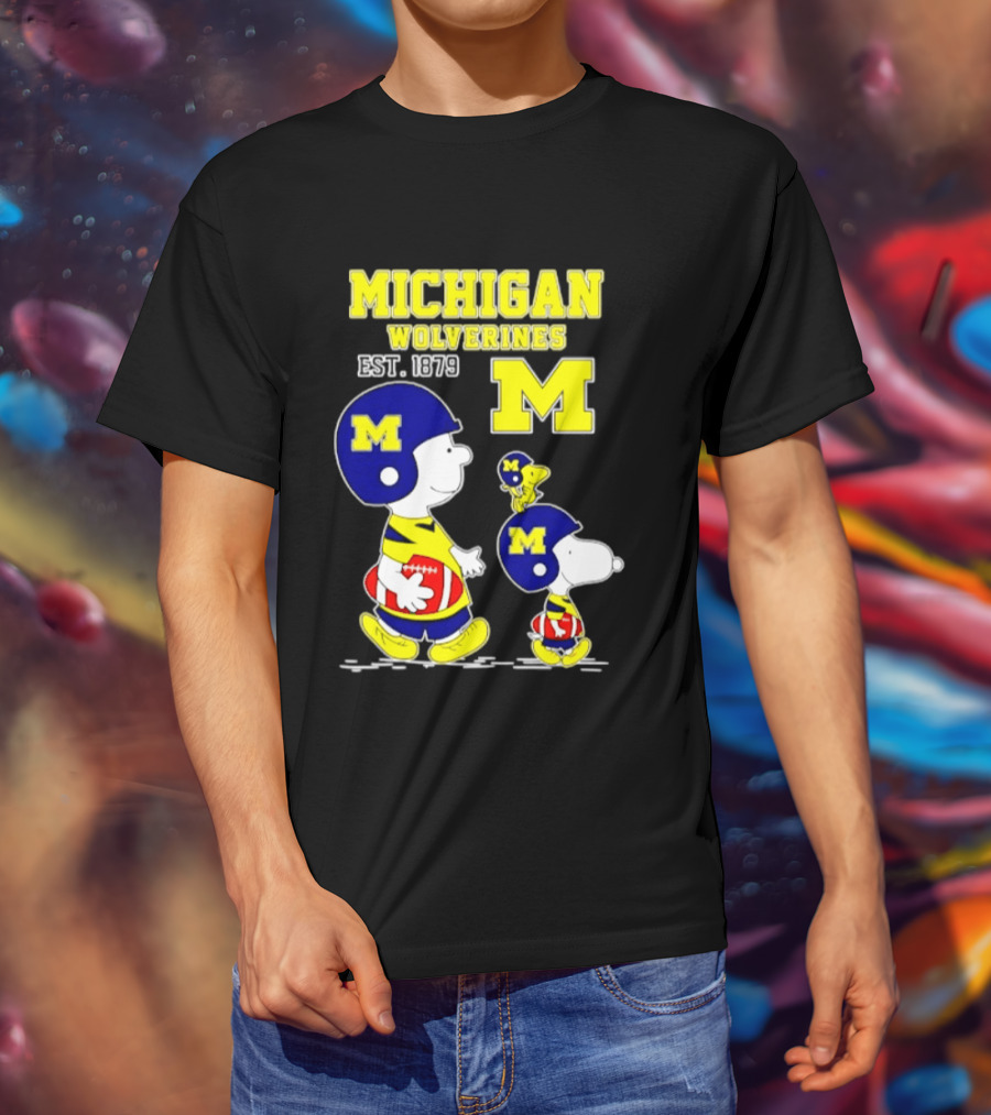Michigan Wolverines EST 1879 Snoopy Charlie Brown Football Iconic M T-Shirt