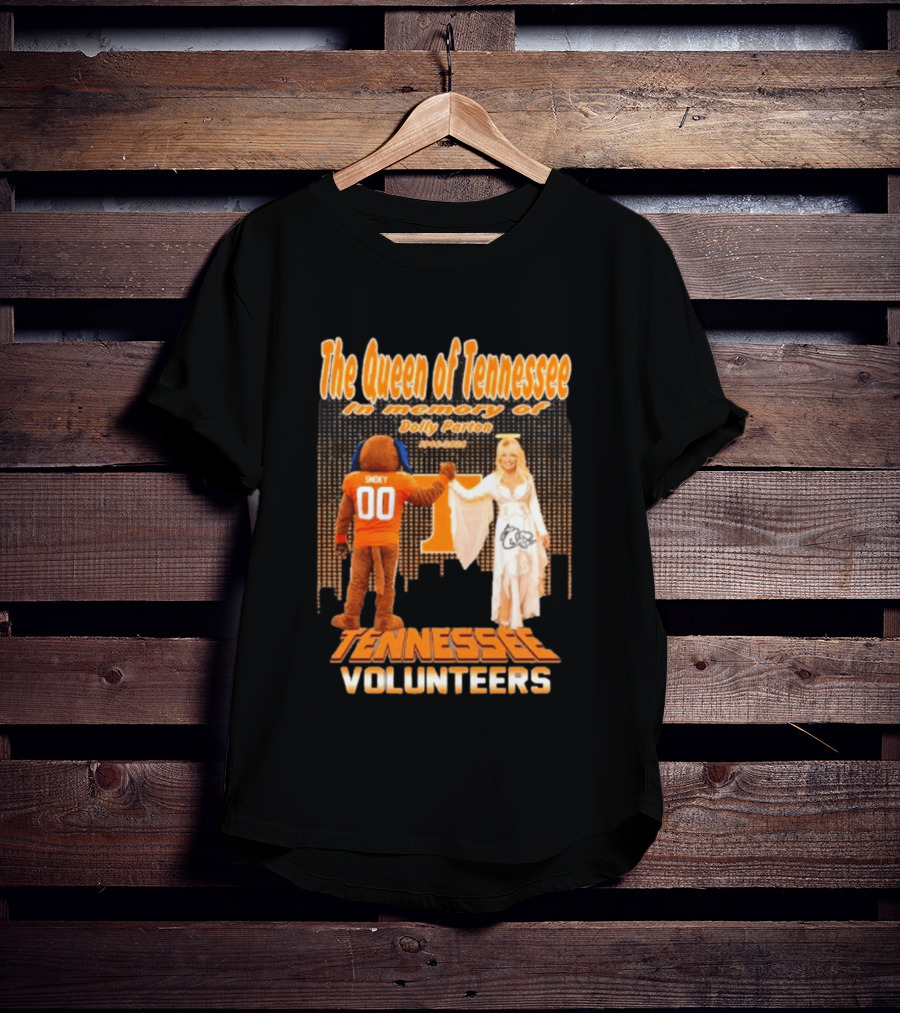 The Queen Of Tennessee In Memory Of Dolly Parton Smoky Tennessee Volunteers 1946 2026 T-Shirt