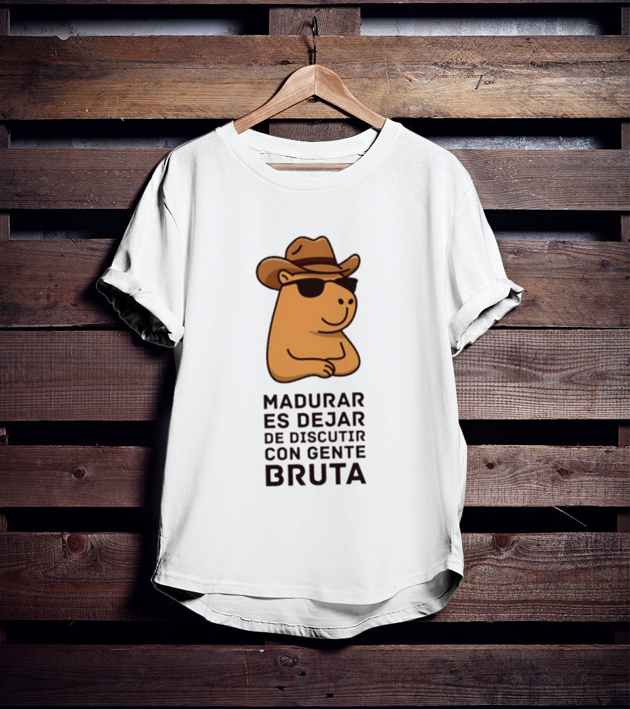 Capybara Madurar Es Dejar De Discutir Con Gente Bruta Cowgirl Hat Sunglasses T-Shirt