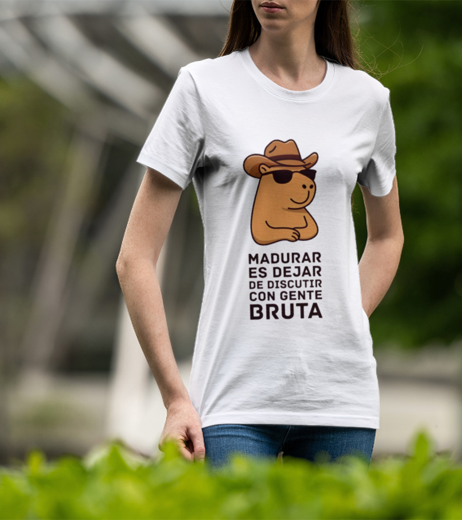 Capybara Madurar Es Dejar De Discutir Con Gente Bruta Cowgirl Hat Sunglasses T-Shirt