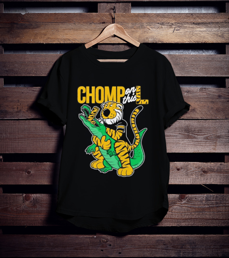 Missouri Chomp On This L Tiger And Alligator Face Off T-Shirt