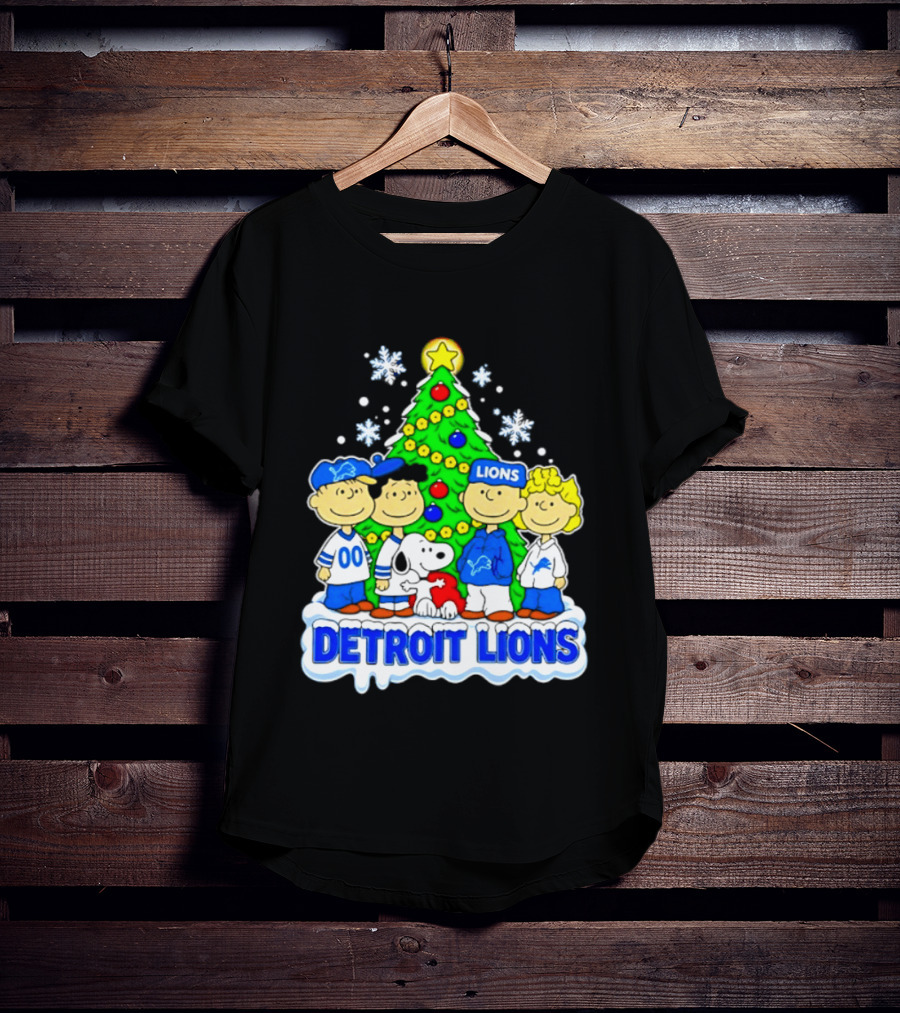 Peanuts Christmas Tree Detroit Lions Team Snoopy Woodstock T-Shirt
