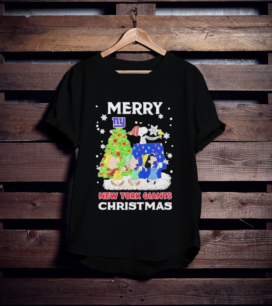 New York Giants Peanuts Merry Christmas 2026 Snoopy Woodstock Charlie Brown T-Shirt
