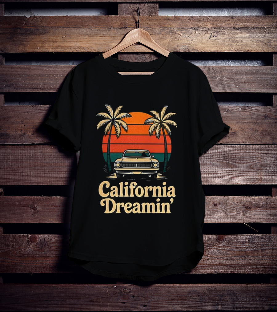 California Dreamin Vintage Sunset Car Palm Trees T-Shirt
