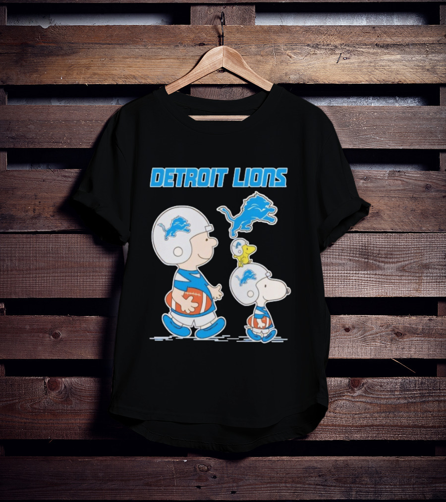 Detroit Lions Snoopy Charlie Brown NFL Football Peanuts Collaboration T-Shirt