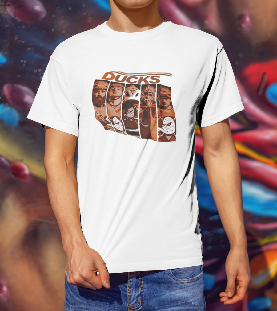 Y2K Anaheim Ducks Vintage Team Players Hockey Aesthetic T-Shirt