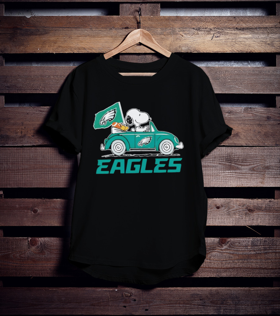 Snoopy Woodstock Driving Car With Philadelphia Eagles Flag EAGLES T-Shirt